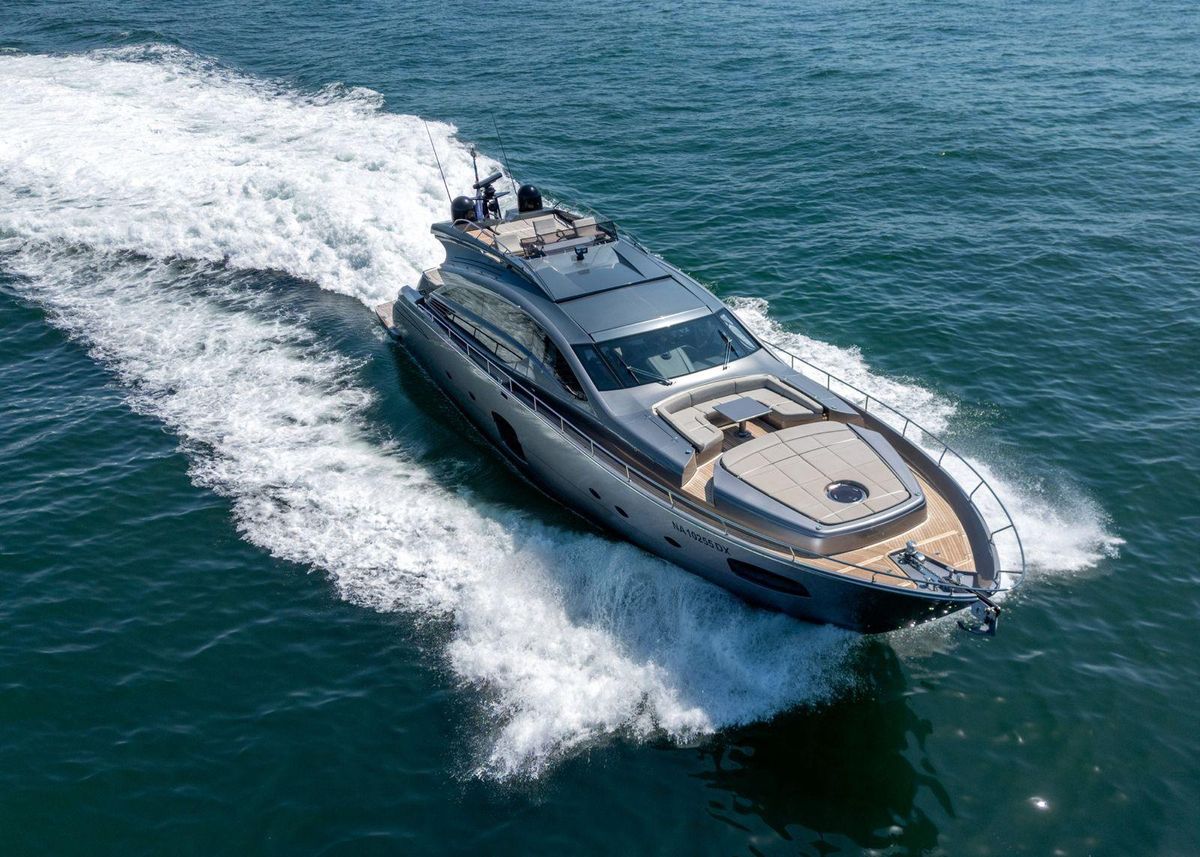 2019 Pershing 81 