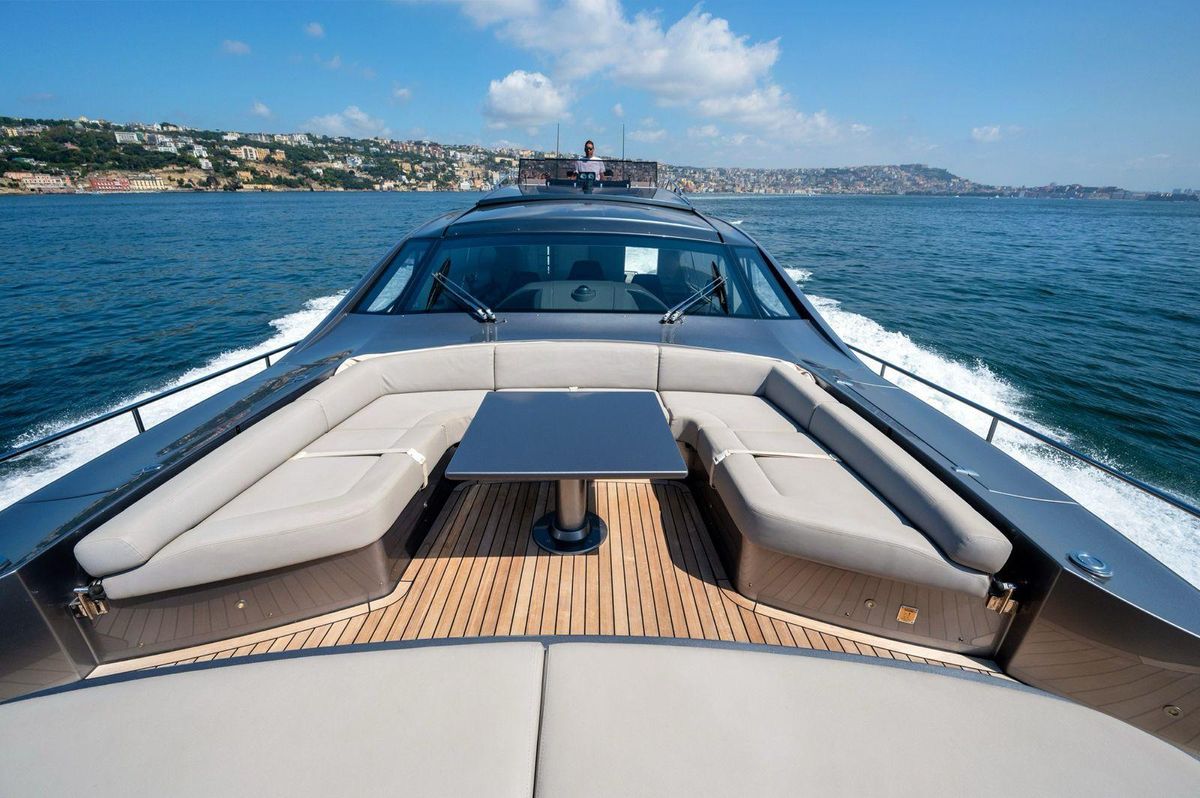 2019 Pershing 81 