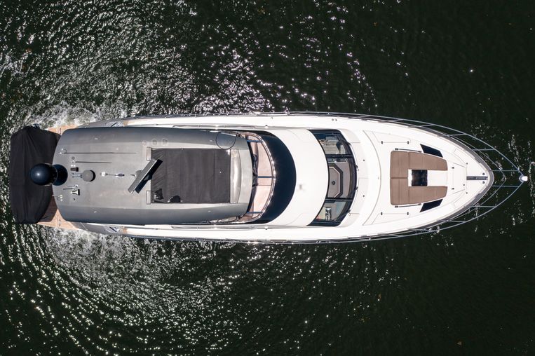 2013-63-marquis-630-sport-yacht