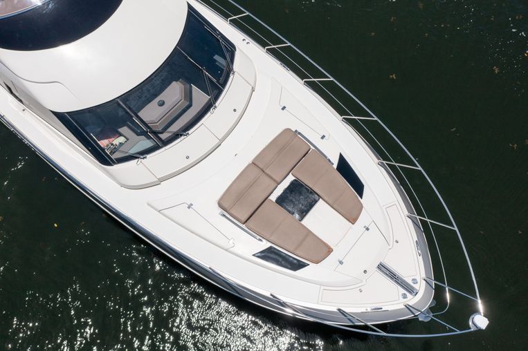 2013-63-marquis-630-sport-yacht