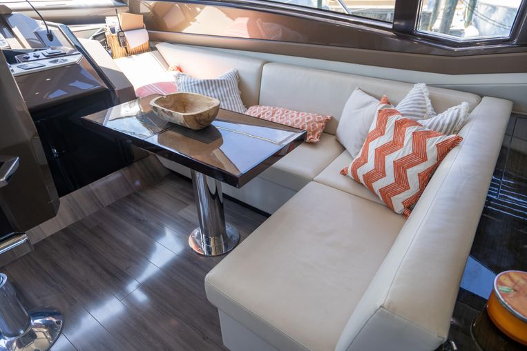 2013-63-marquis-630-sport-yacht