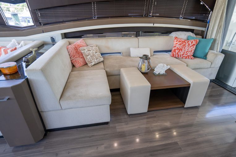 2013-63-marquis-630-sport-yacht