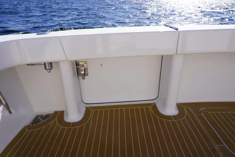 Viking 48 Convertible Yacht Photos Pics 