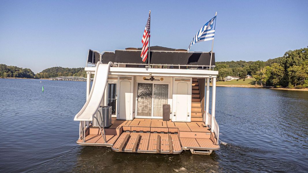 2003 Horizon 90 Houseboat