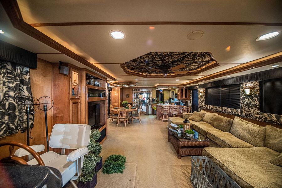 2003 Horizon 90 Houseboat
