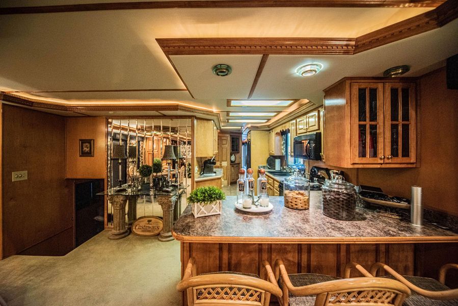 2003 Horizon 90 Houseboat