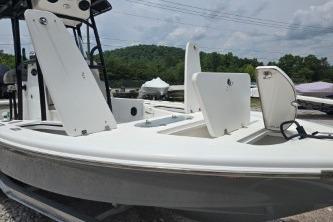 2023 Sea Pro 248 Bay