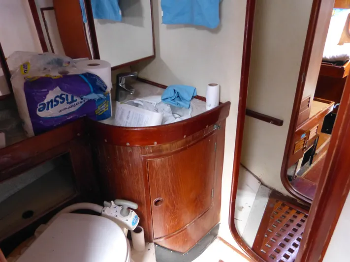 Atlantis Yacht Photos Pics 