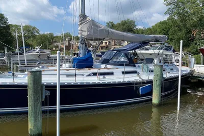 Hylas 44