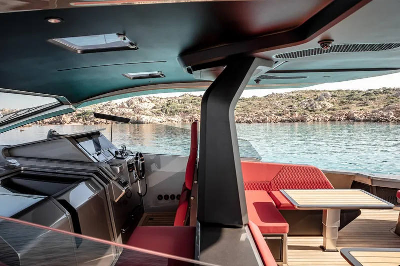 Maori 64 Yacht Photos Pics Interior of Maori 64 yacht, modern design, 2026 model.