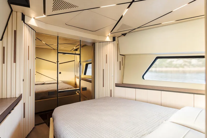 Maori 64 Yacht Photos Pics Luxurious bedroom in Maori 64 yacht model, year 2026.