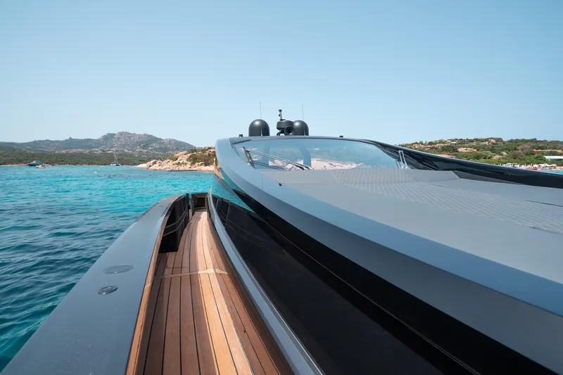 Maori 64 Yacht Photos Pics Luxury Maori 64 yacht from 2026 on turquoise waters.