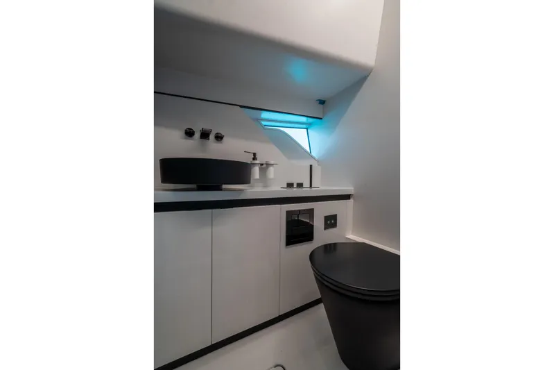 Maori 64 Yacht Photos Pics Modern bathroom in Maori 64 yacht model, year 2026.