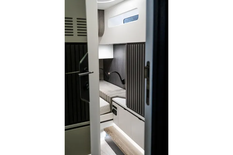 Maori 64 Yacht Photos Pics Interior of Maori 64, modern design, year 2026.