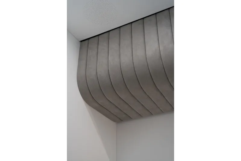 Maori 64 Yacht Photos Pics Modern ceiling design in Maori 64, year 2026.