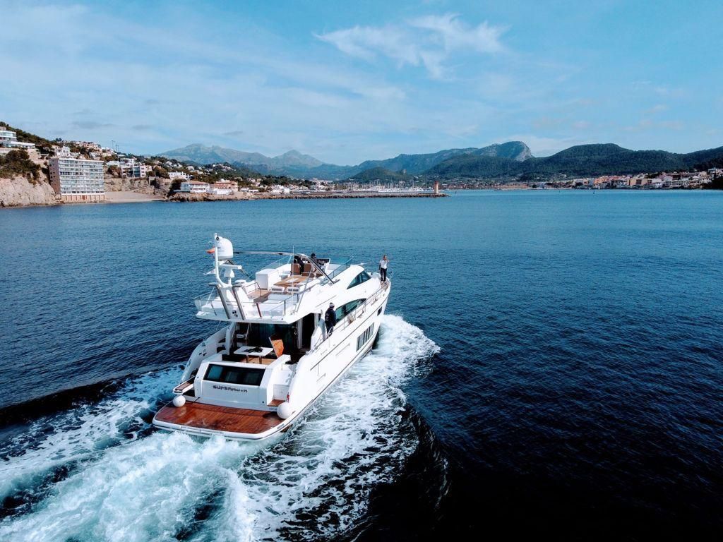 2014 Fairline 61 