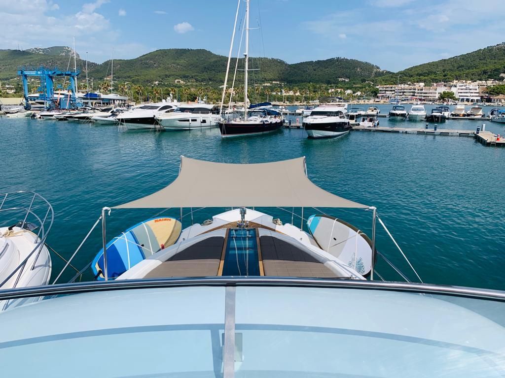 2014 Fairline 61 