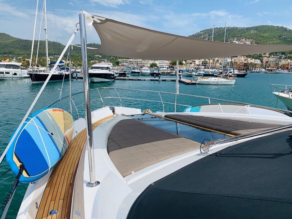 2014 Fairline 61 