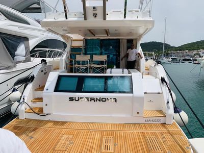 Yacht