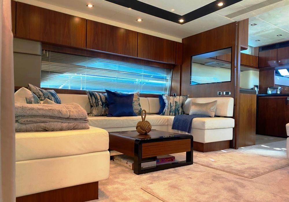 2014 Fairline 61 
