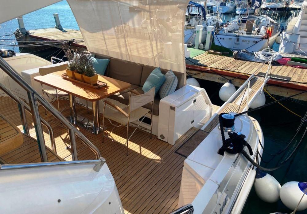 2014 Fairline 61 