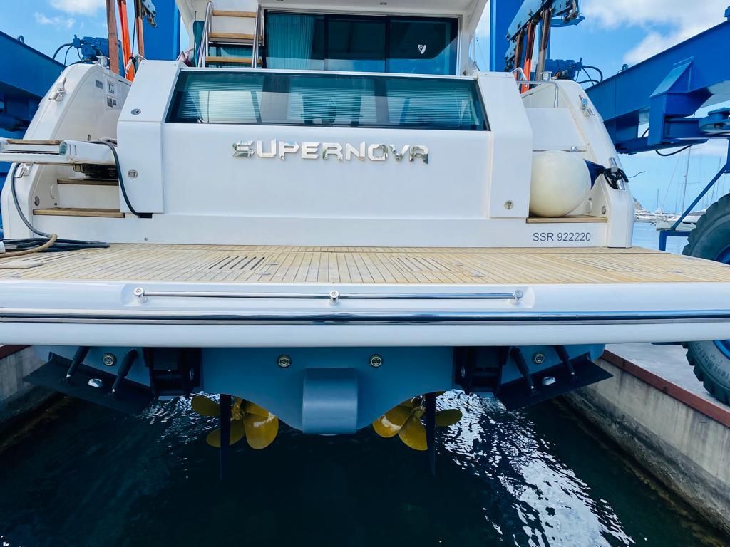 2014 Fairline 61 