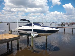 2007 Sea Ray 220 Bow Rider