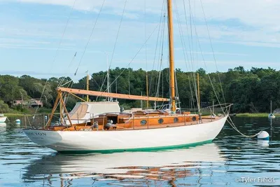 Herreshoff Fishers Island 31