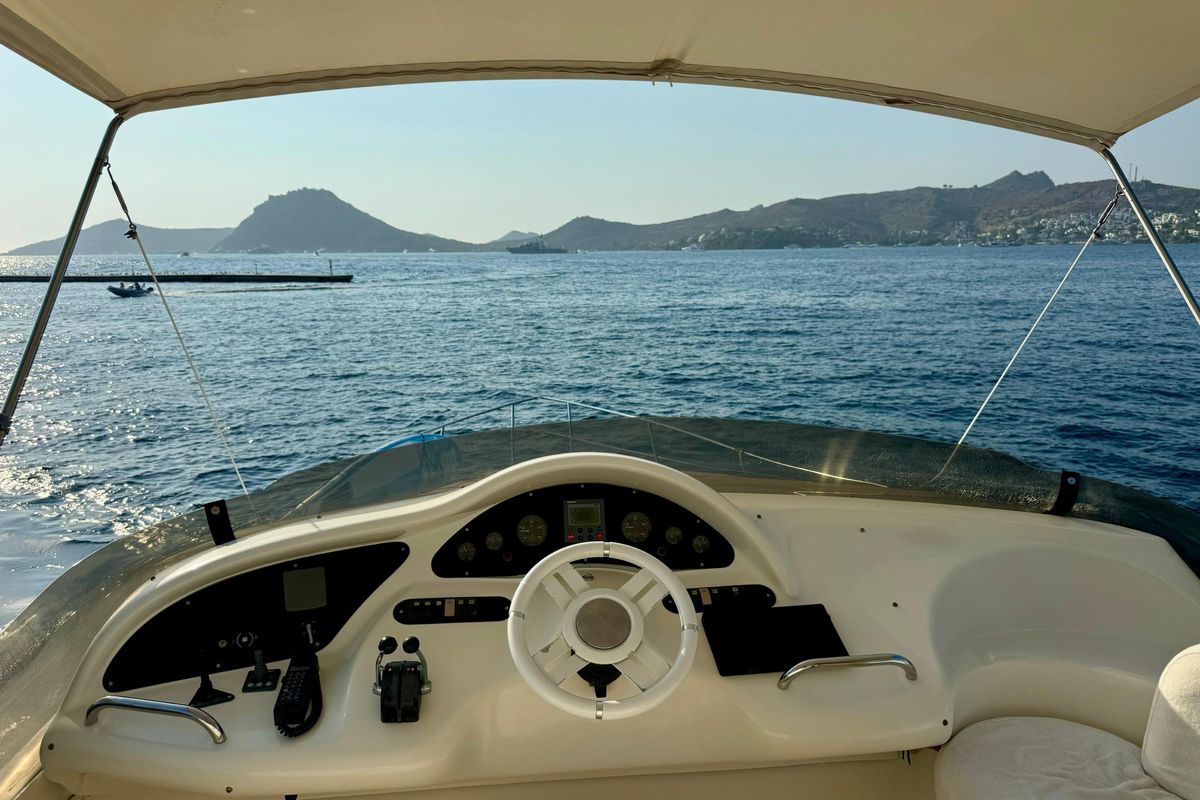 2005 Azimut 48 