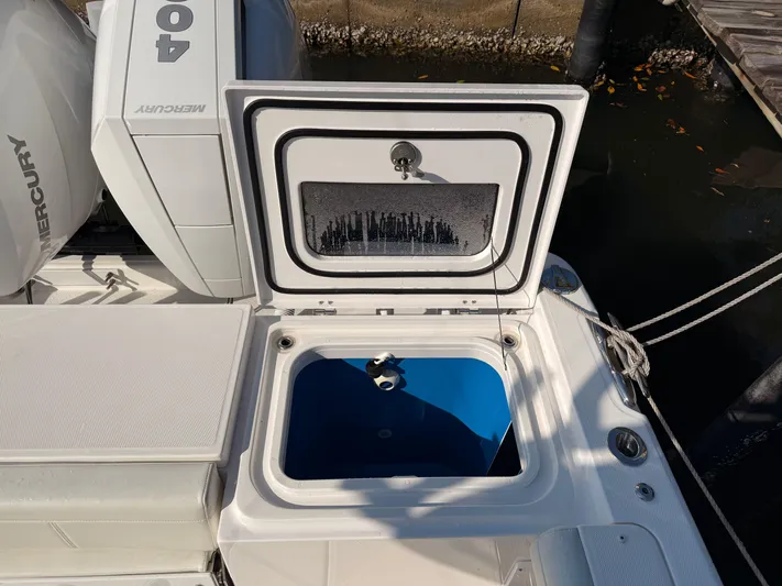  Yacht Photos Pics 2024 EVERGLADES 335 CC - Image 29