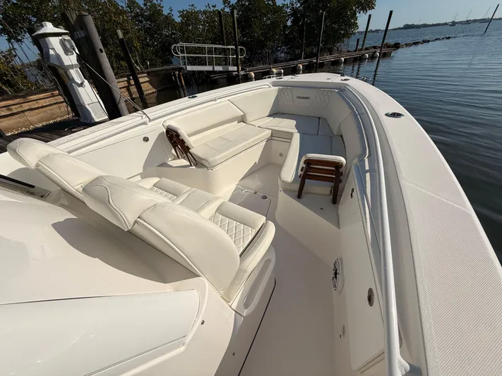  Yacht Photos Pics 2024 EVERGLADES 335 CC - Image 32