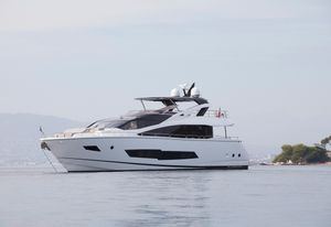 2015 Sunseeker 86 Yacht