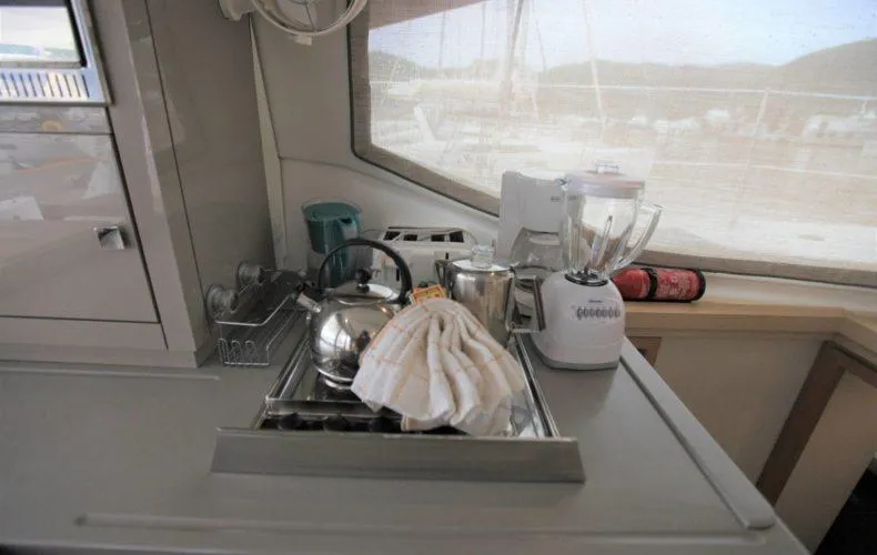 La Mer Kat Yacht Photos Pics Galley of 2016 Fountaine Pajot Lucia 40 with kettle and blender.