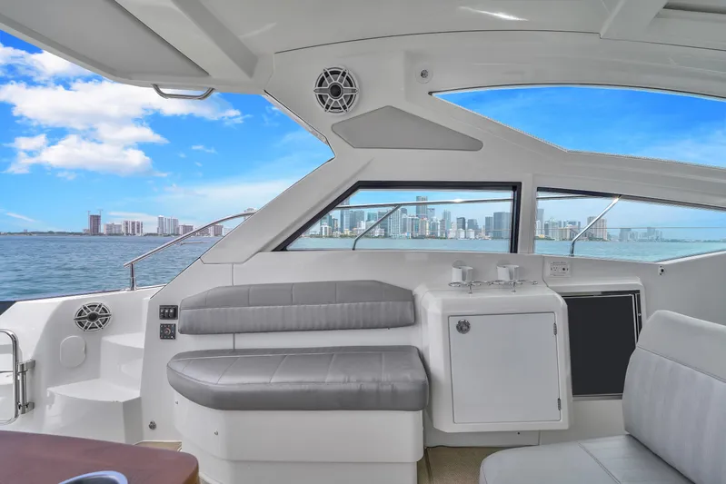  Yacht Photos Pics Beneteau Gran Turismo 40