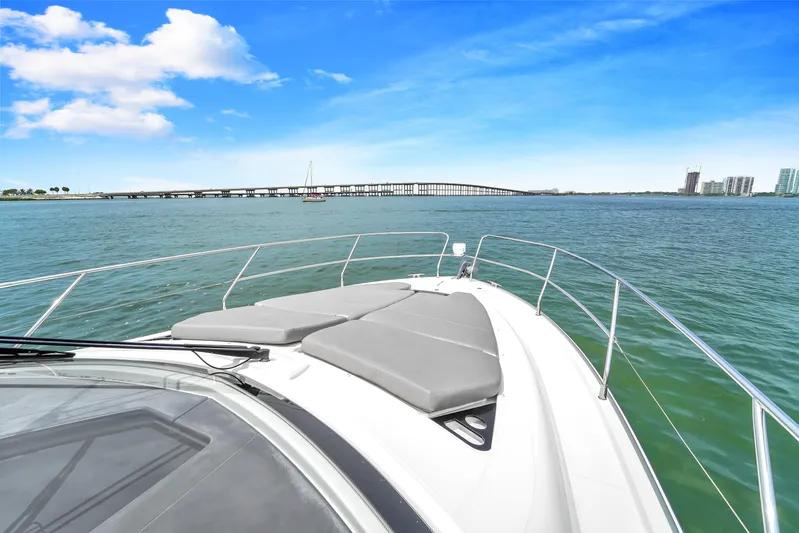  Yacht Photos Pics Beneteau Gran Turismo 40