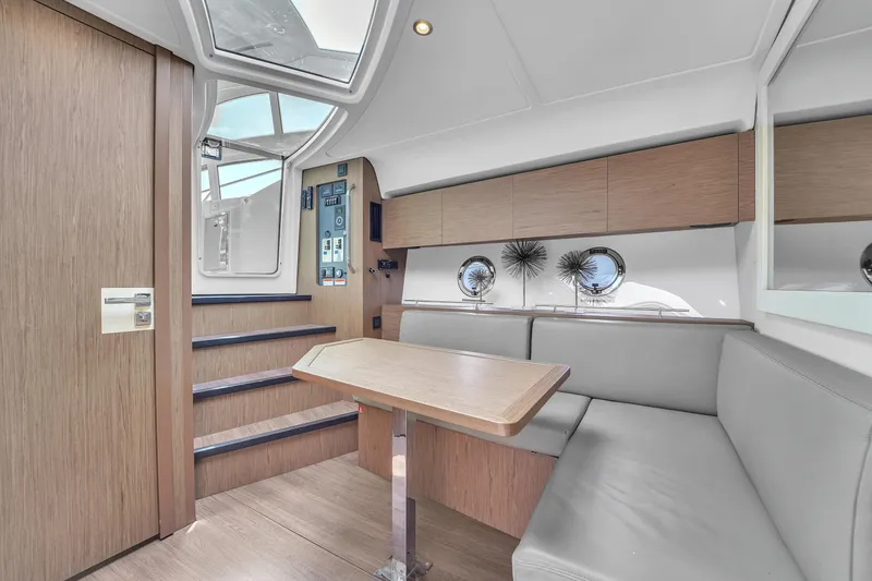  Yacht Photos Pics Beneteau Gran Turismo 40