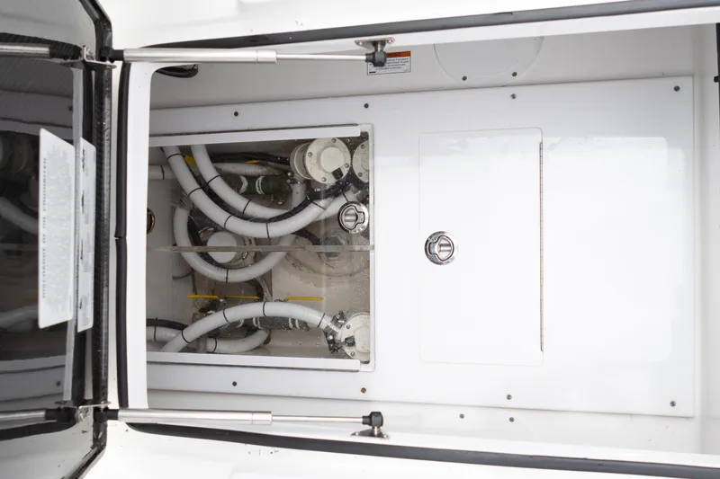 Triple C Yacht Photos Pics SeaHunter 33 TRIPLE C - In Deck Access