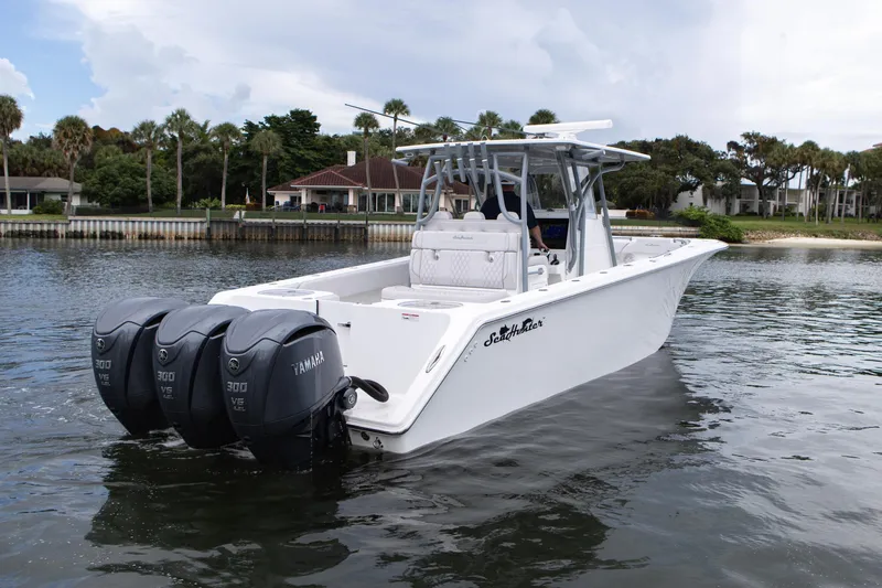 Triple C Yacht Photos Pics SeaHunter 33 TRIPLE C- Starboard Aft Profile