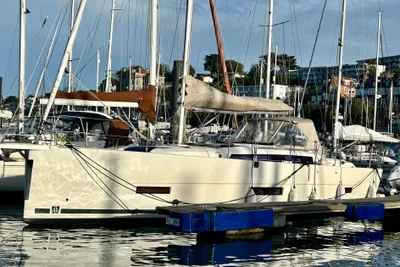 2021 Dufour 390