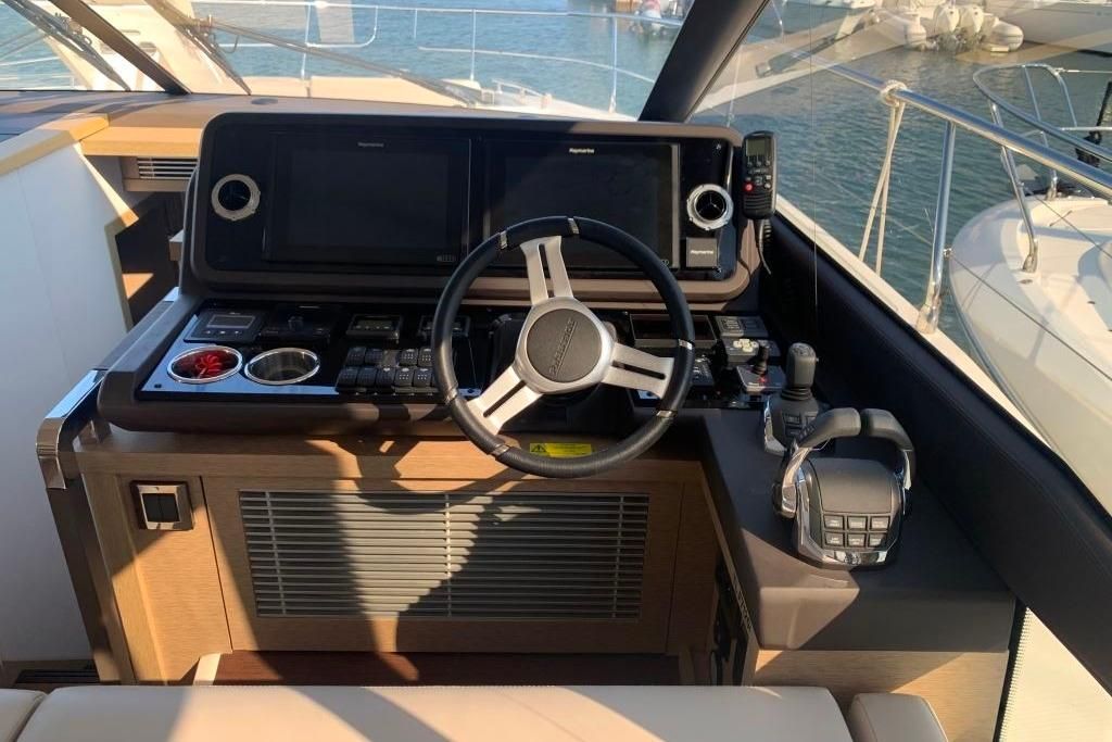 2018 Prestige 52 
