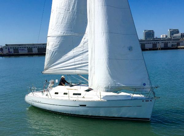 2004 Beneteau Oceanis 323