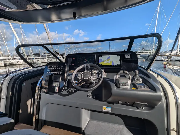 Guga Yacht Photos Pics Cranchi 46 Luxury Tender helm station