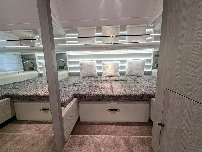 Guga Yacht Photos Pics Cranchi 46 Luxury Tender master cabin