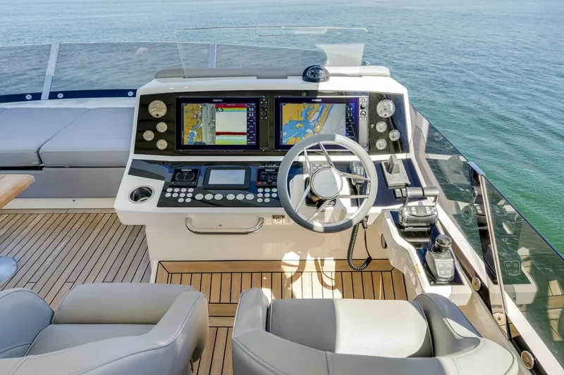  Yacht Photos Pics 2021 Sunseeker 76 Yacht - Image 38