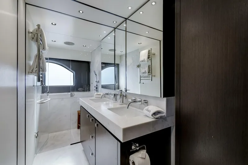  Yacht Photos Pics 2021 Sunseeker 76 Yacht - Image 82