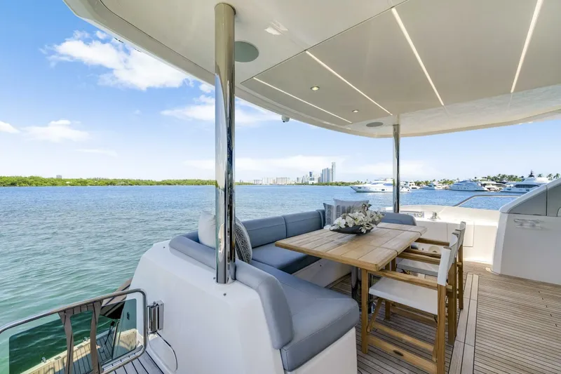  Yacht Photos Pics 2021 Sunseeker 76 Yacht - Image 43