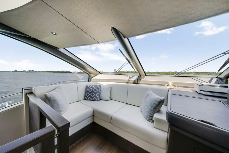  Yacht Photos Pics 2021 Sunseeker 76 Yacht - Image 61