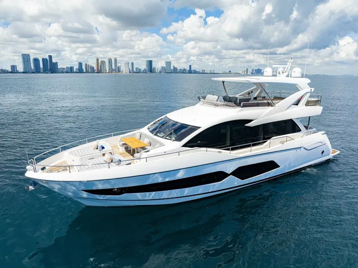  Yacht Photos Pics 2021 Sunseeker 76 Yacht - Image 3