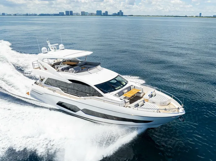  Yacht Photos Pics 2021 Sunseeker 76 Yacht - Image 17