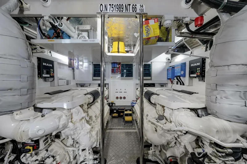  Yacht Photos Pics 2021 Sunseeker 76 Yacht - Image 106